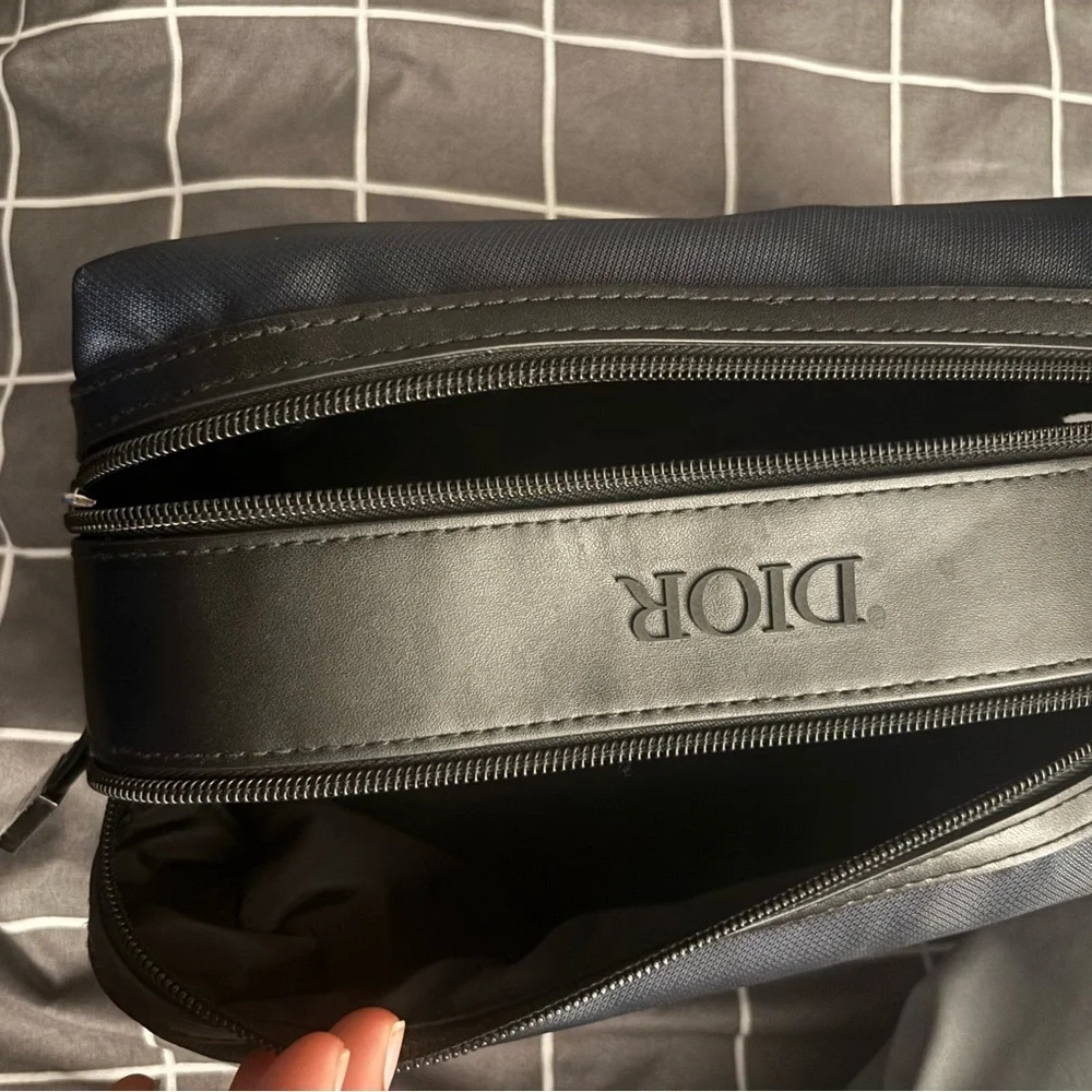 Dior Men's Black and Dark Blue Toiletry Bag - Picture 2 of 3